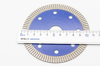 安装切割锯片的分步指南