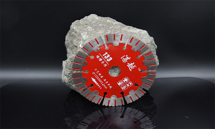金刚石锯片——金刚石锯片比普通 金刚石锯片——金刚石锯片比普通