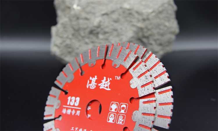 锯片——用锯片切金属时要 锯片——用锯片切金属时要